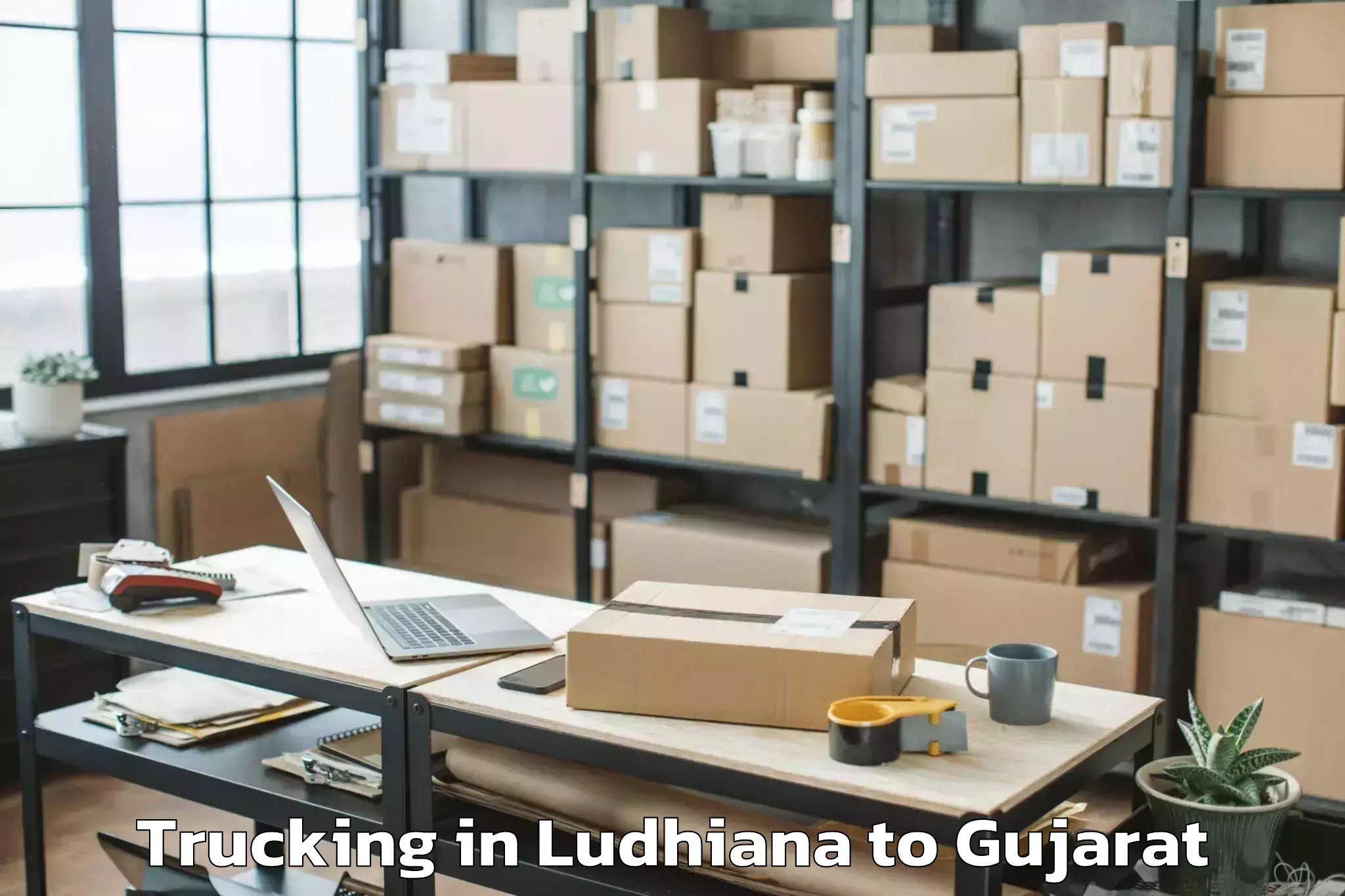 Book Ludhiana to Lodhika Trucking